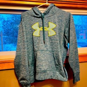 Medium Under Armour Sweatshirt
